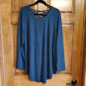 NWT Torrid Super Soft Women's Green Lace Back Tunic Long Sleeve Top